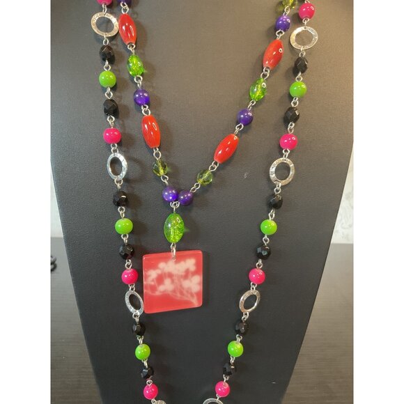2 Colorful Beaded Necklace With Green & Pink Pendants - Picture 3 of 4